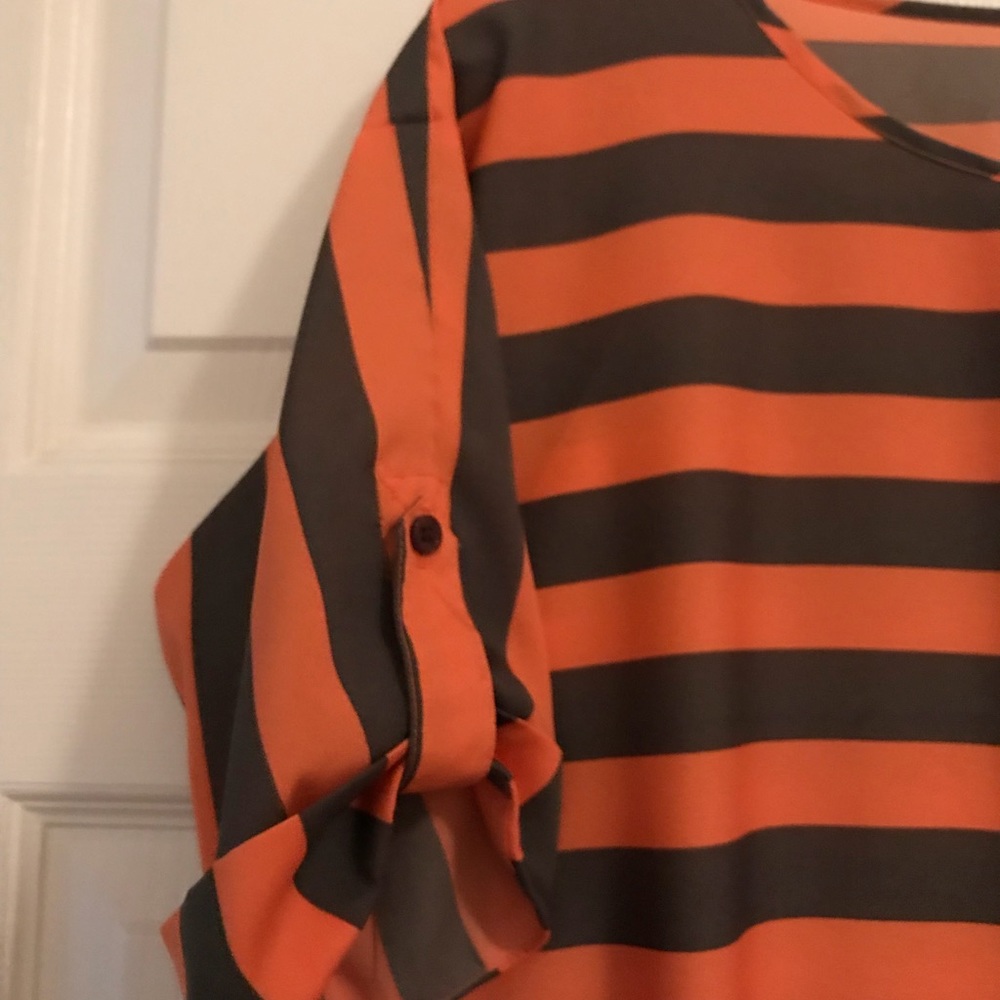Shirt - Picture 3 of 4